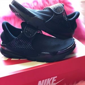 🚨SOLD🚨Nike Sock Dart